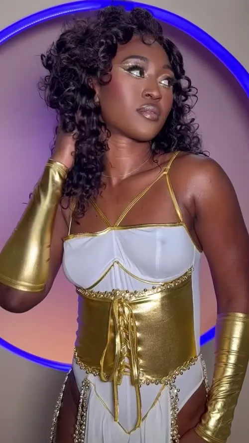 Queen Aminata / amisylle - AEW video #122099
