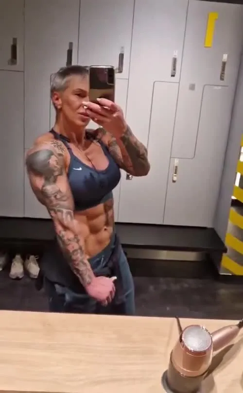 crazyxbody / musclegirlxxx - Video
