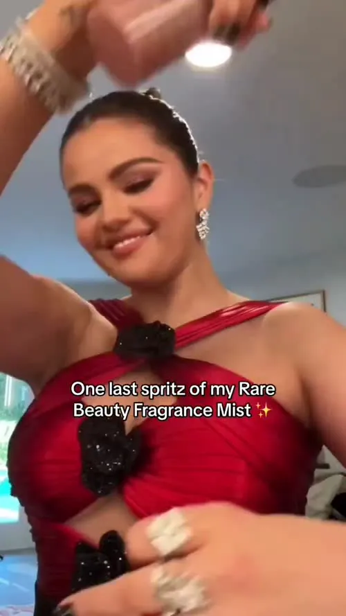 Selena Gomez - Video