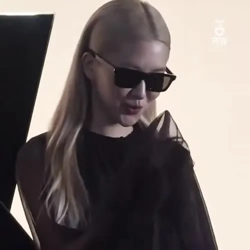 Rosé || Roseanne Park - BLΛƆKPIИK ( BLACKPINK ) - Video