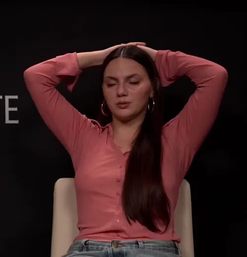 Dafne Keen - Video