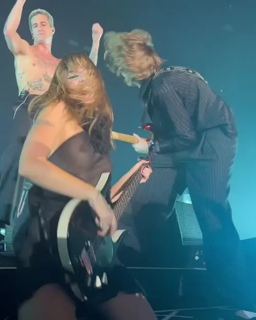 Victoria De Angelis (Maneskin bassist) - Video