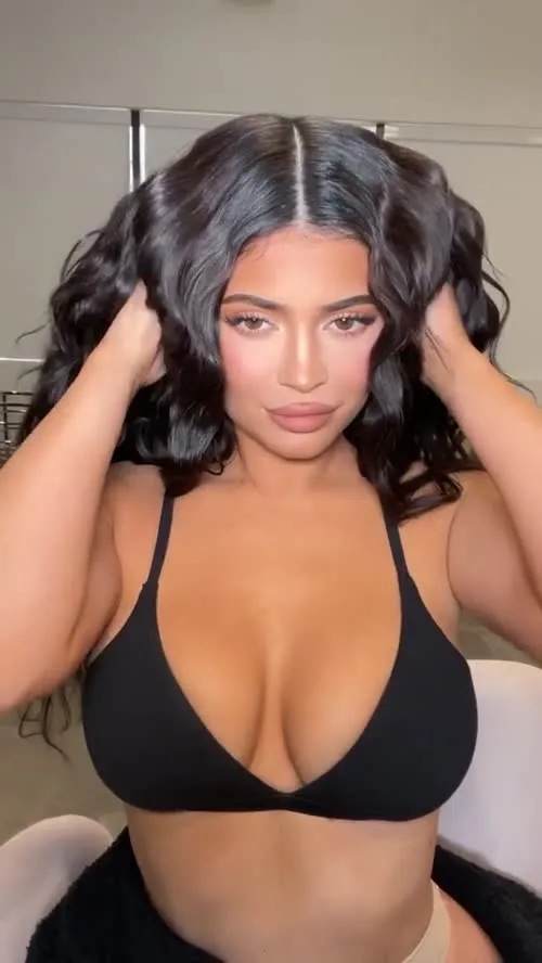 Kylie Jenner - Video