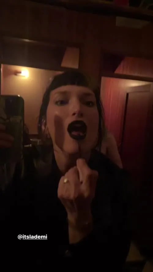 Bella Thorne - Video