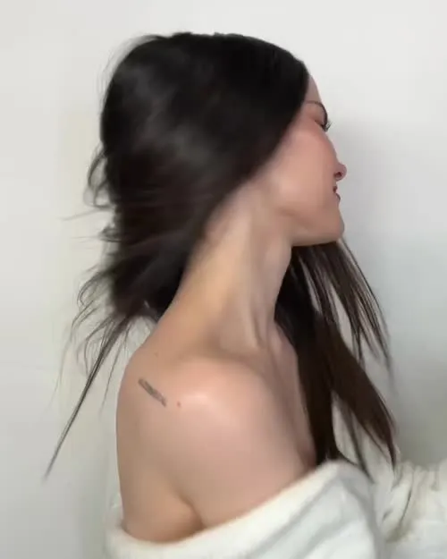 Dove Cameron - Video
