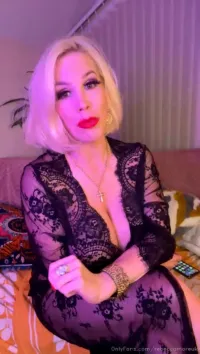 Rebecca More / Rebecca Moore - Video