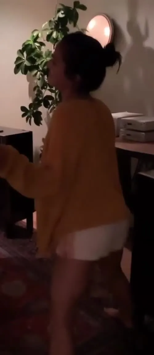 Camila Mendes - Video