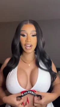 Cardi B - Cardi clip 3