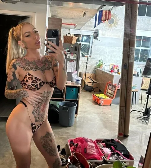 Cassidy Luxe - Tattoed anal slut