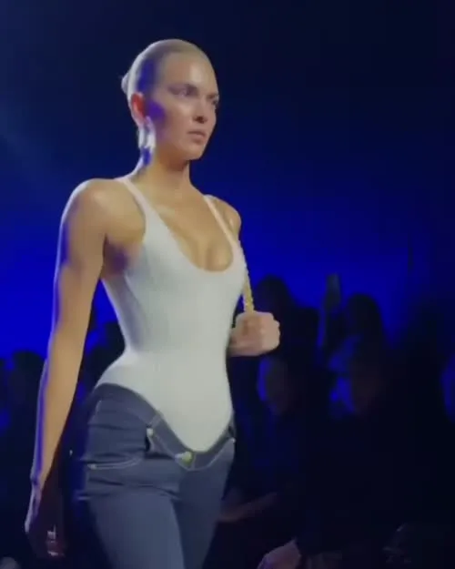 Kendall Jenner - Video