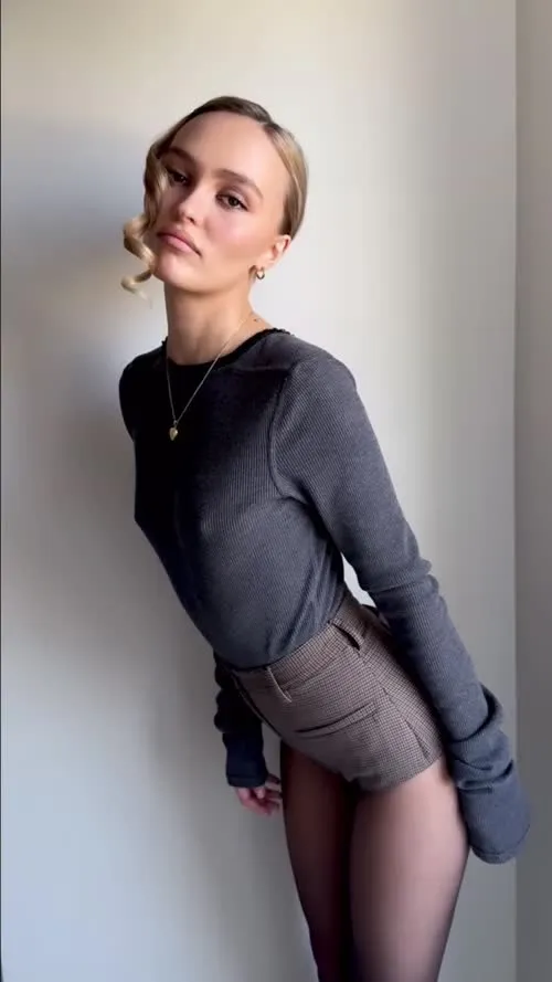 Lily-Rose Depp - Video #239215
