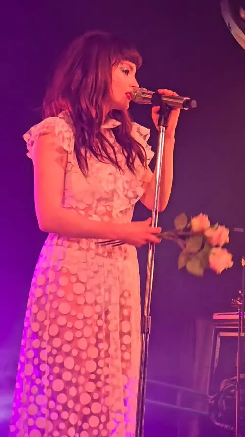Lauren Mayberry (Singer) - Video #352718