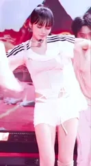 Kim Chaewon 김채원 [Le Sserafim] - Chaewon -3-2x-RIFE-RIFE4.0-59.94006fps