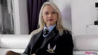 Chloe Toy - Interview