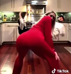 Anastasia Karanikolaou (Stassiebaby) - Video