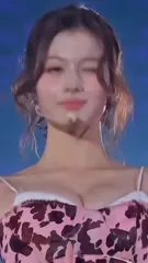 Minatozaki Sana (TWICE) - Video #223135