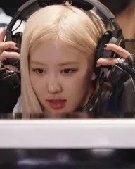 Rosé || Roseanne Park - BLΛƆKPIИK ( BLACKPINK ) - Video