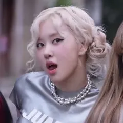 Rosé || Roseanne Park - BLΛƆKPIИK ( BLACKPINK ) - Video