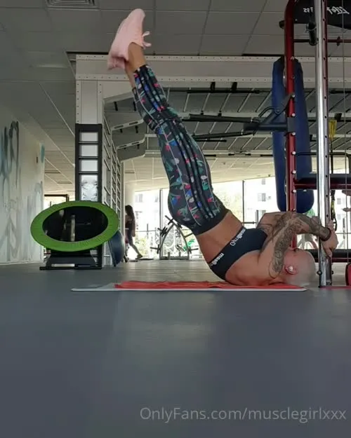 crazyxbody / musclegirlxxx - Video