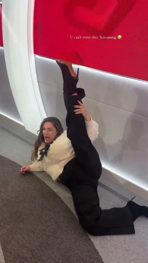 Kelly Brook - Kelly Brook video #187700