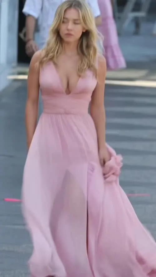 Sydney Sweeney - Video