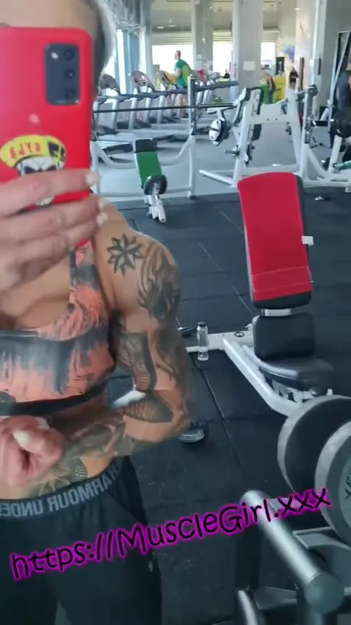 crazyxbody / musclegirlxxx - Video