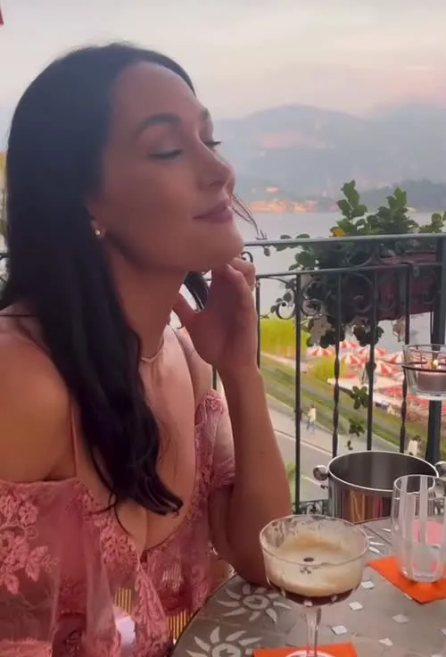 The Bella Twins: Nikki Bella & Brie Bella | Garcia Twins - Video