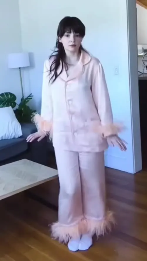 Lauren Mayberry (Singer) - Video