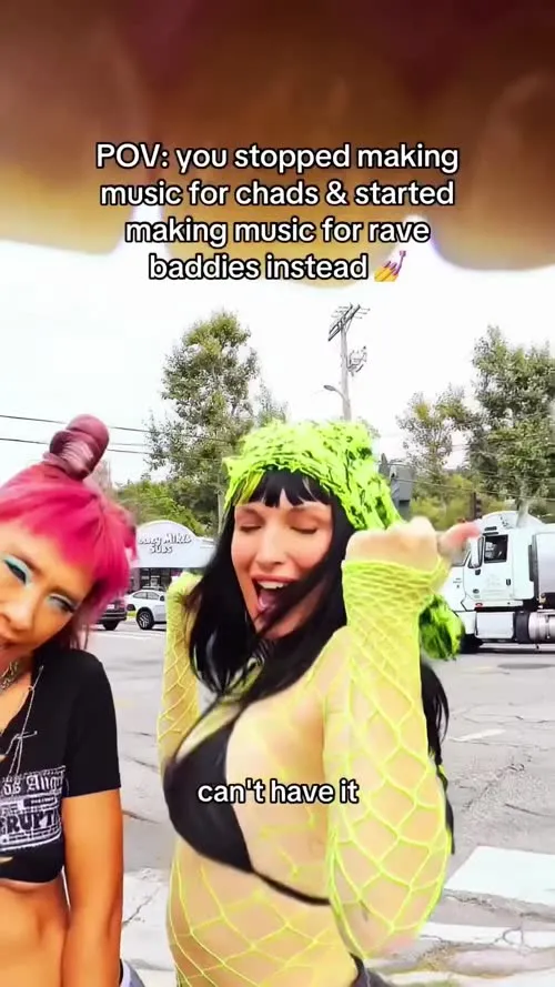 Dani Thorne - Video