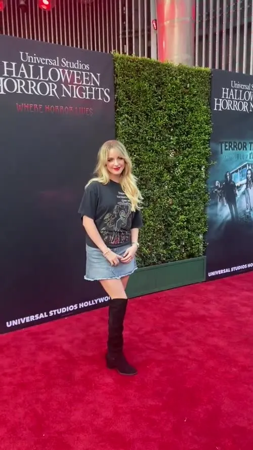 Mckenna Grace - Video