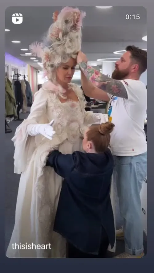 Amanda Holden - Video dashinit