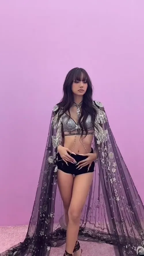 Lisa | BLΛƆKPIИK (Blackpink) - Video