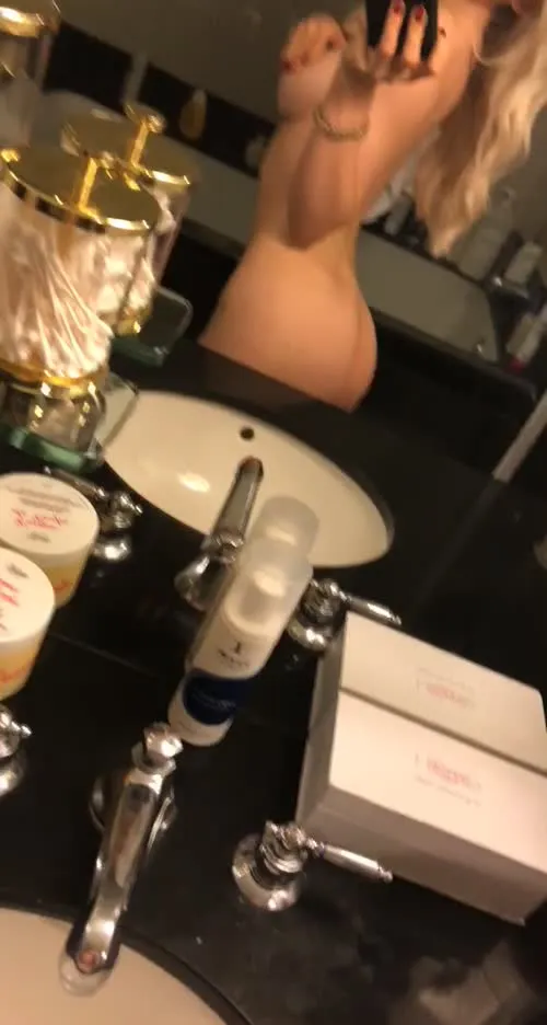 Dove Cameron - Video
