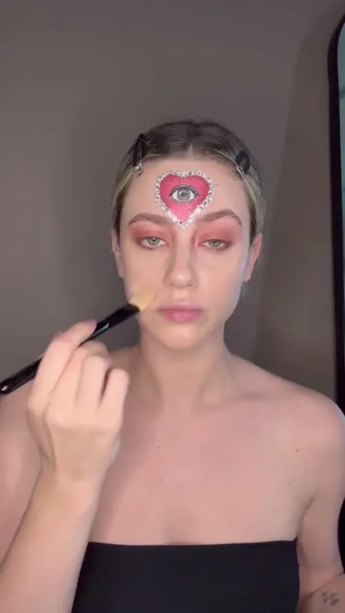 Lili Reinhart - Video