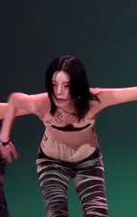 Yeji - ITZY (예지, Hwang Ye-ji) - Video