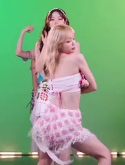 Kim Chaewon 김채원 [Le Sserafim] - DcWFn8lI er