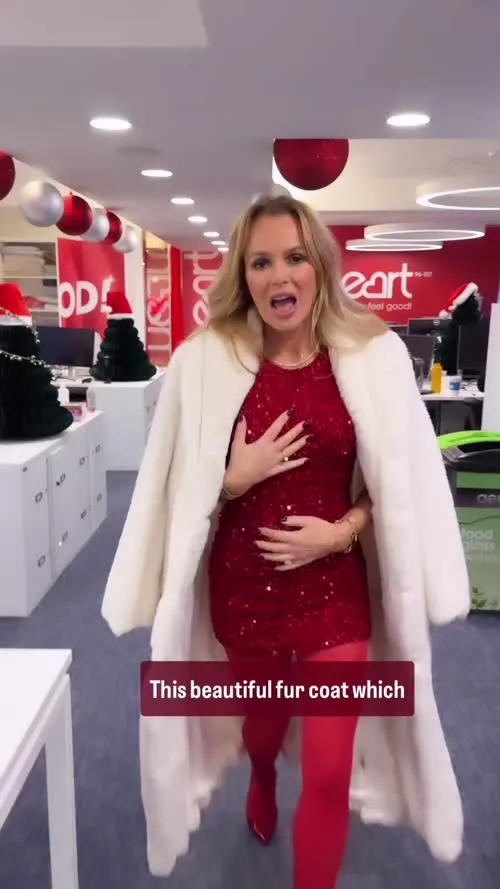 Amanda Holden - Video #380937