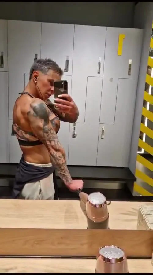 crazyxbody / musclegirlxxx - Video