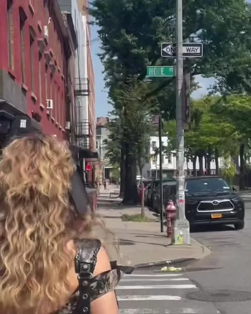 Haley Lu Richardson - Video