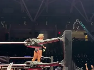 Toni Storm - Video