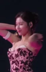 Minatozaki Sana (TWICE) - Video #186654