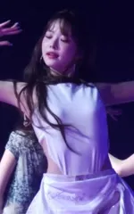 Hong Eunchae 홍은채 | LESSERAFIM - Video #132915