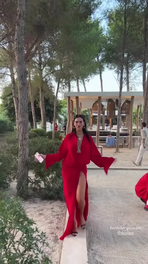 Dua Lipa - Hungary