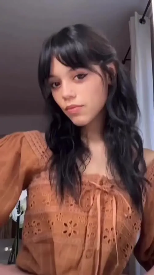 Jenna Ortega - Video