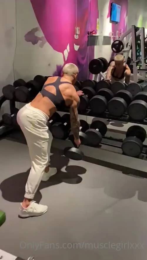 crazyxbody / musclegirlxxx - Video