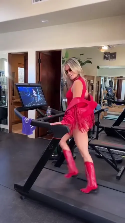 Ashley Roberts(Pussycat Doll) - Video #224283