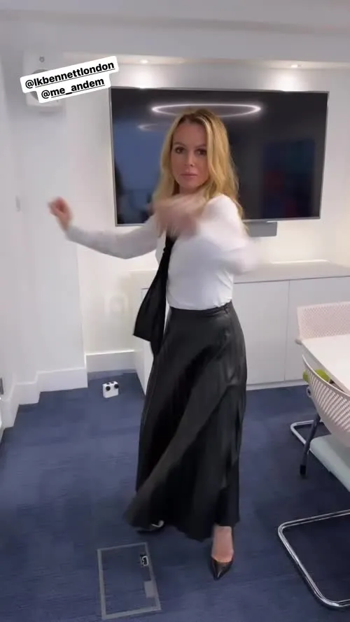 Amanda Holden - Video #339920