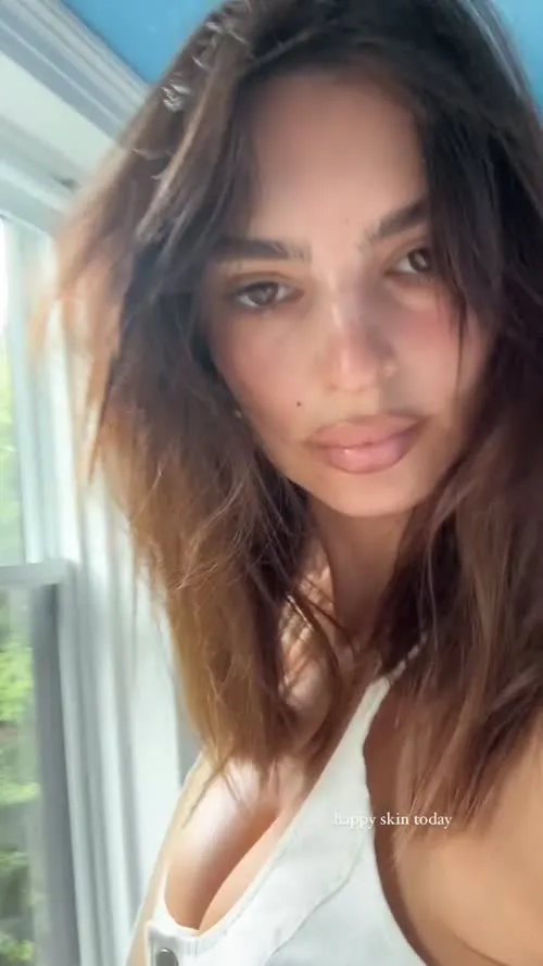 Emily Ratajkowski - Video #393540