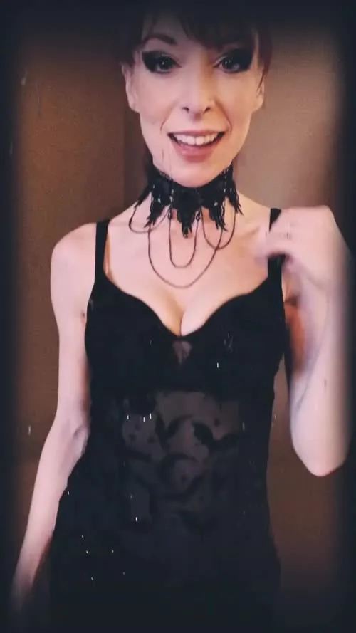 Lisa Foiles - Video
