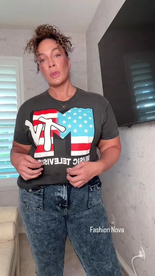 Nia Jax/Lina Fanene - Video